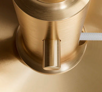 Sådan passer du på dine Louis Poulsen lamper