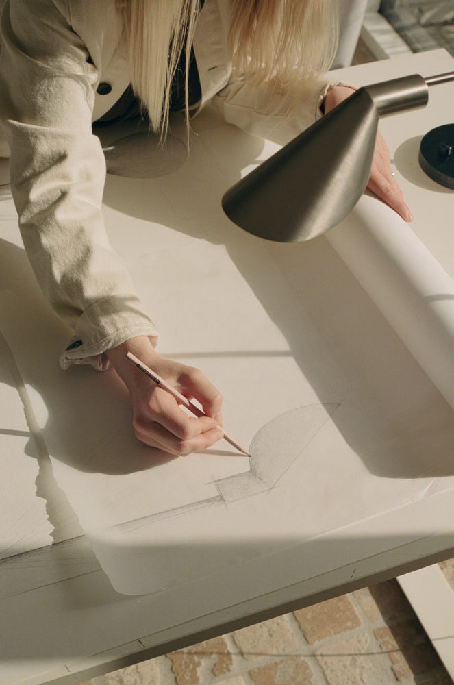 MS022 Sort Bordlampe