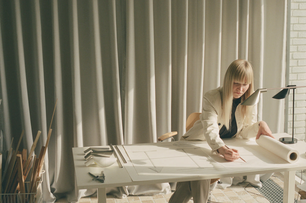 MS022 Sort Bordlampe