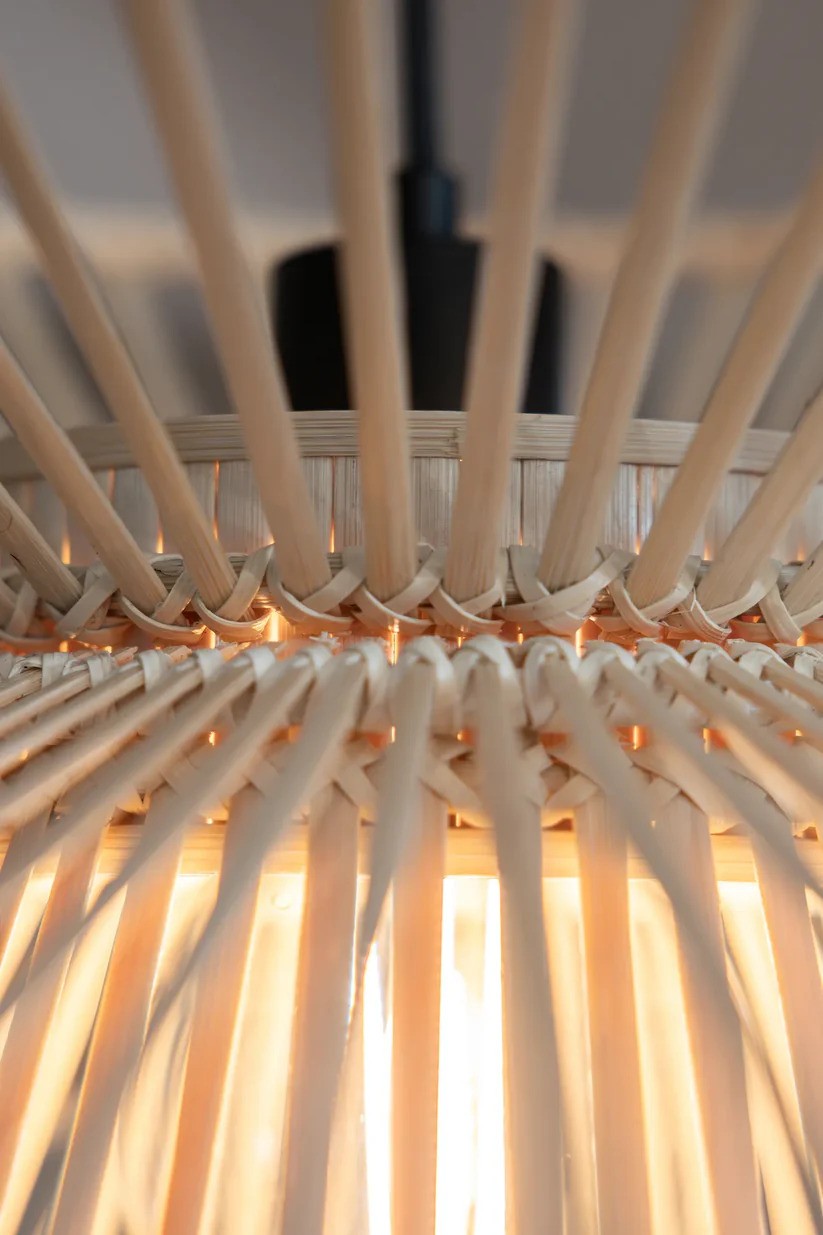 Zoomet helt ind på skærmen af Markslöjd's Duplici Loftslampe i Natur