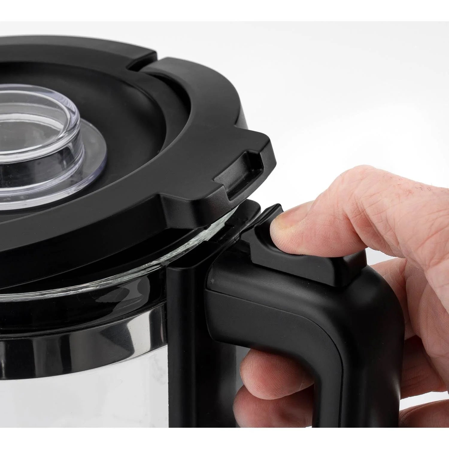 Det innovative OBH kliksystem gør blenderen let at betjene