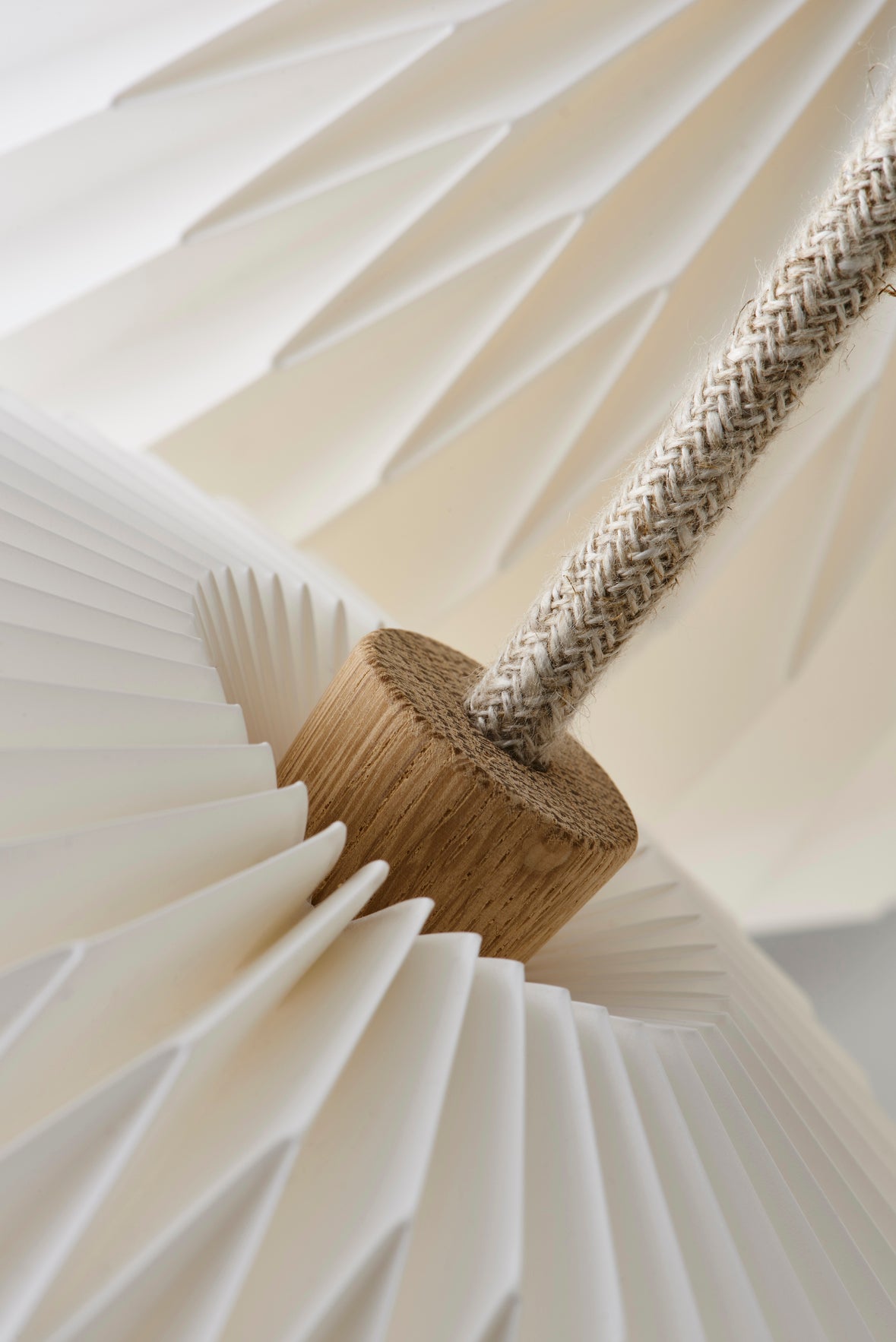 LE KLINT 130 Bouquet 3 medium - notér den smukke natureg og ledning med hørtekstil