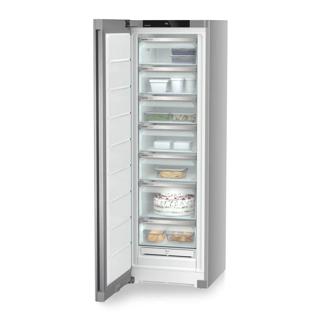 Åbnet døren indtil Liebherr SFNsfd 5227 Plus NoFrost fritstående fryser med nofrost