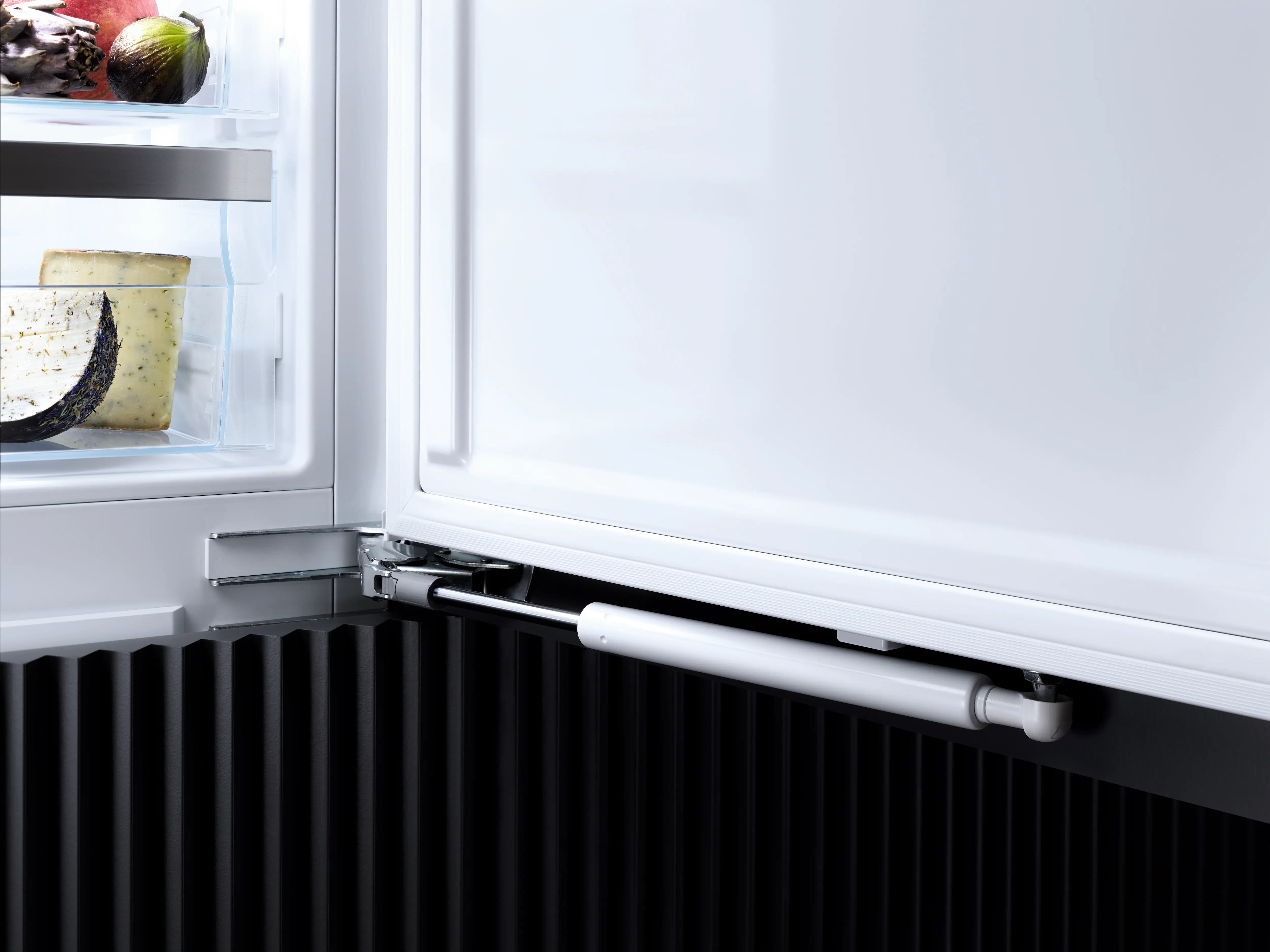 Miele FNS7740D er både sikrere og mere lydløs med SoftClose åbne/lukkefunktion