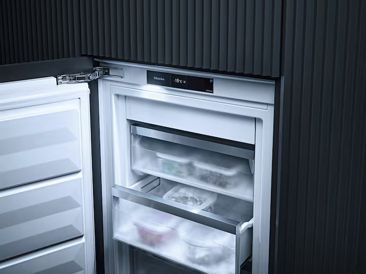 Miele FNS 7774 D fryseskab til indbygning top