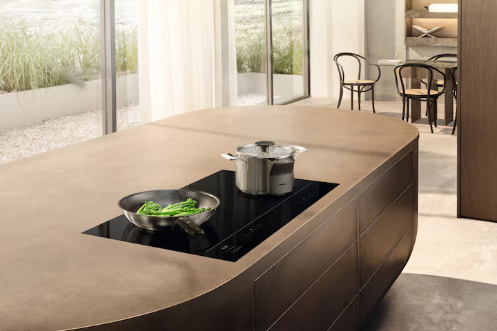 Miele KM 8695-2 FL Induktionskogeplade i køkken