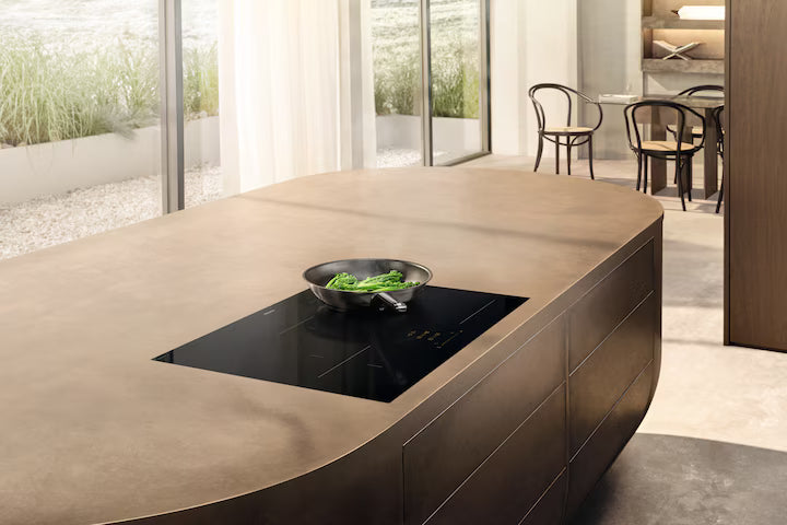 Miele KM 8482 FL induktionskogeplade integreret i køkkenbordet