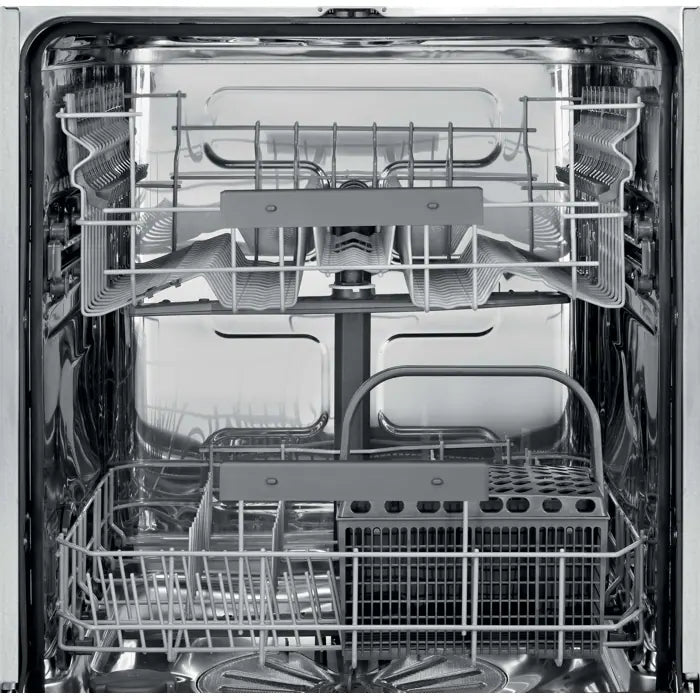 Åbnet låge til kurvene i Electrolux EEA47213L integreret opvaskemaskine