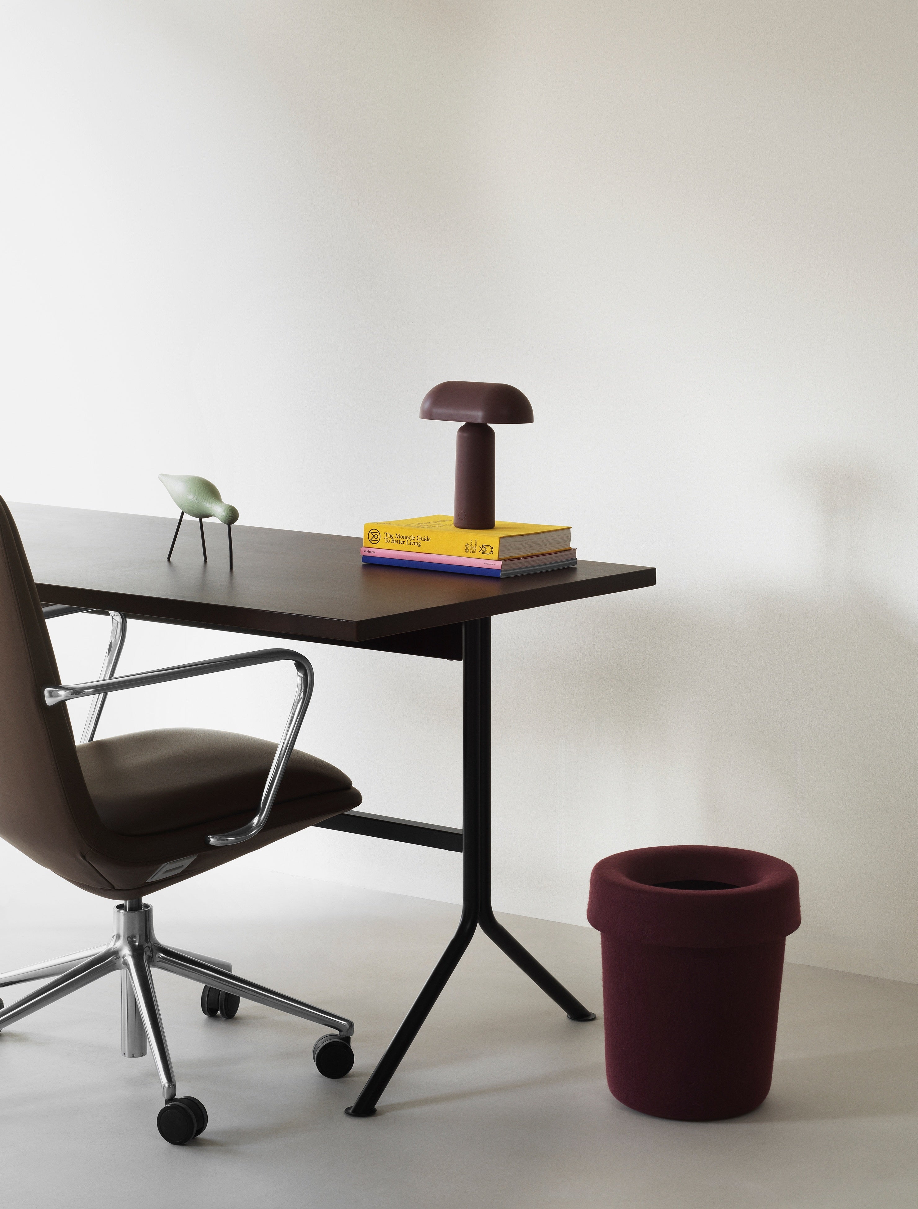 Porta brun portable bordlampe på skrivebordet