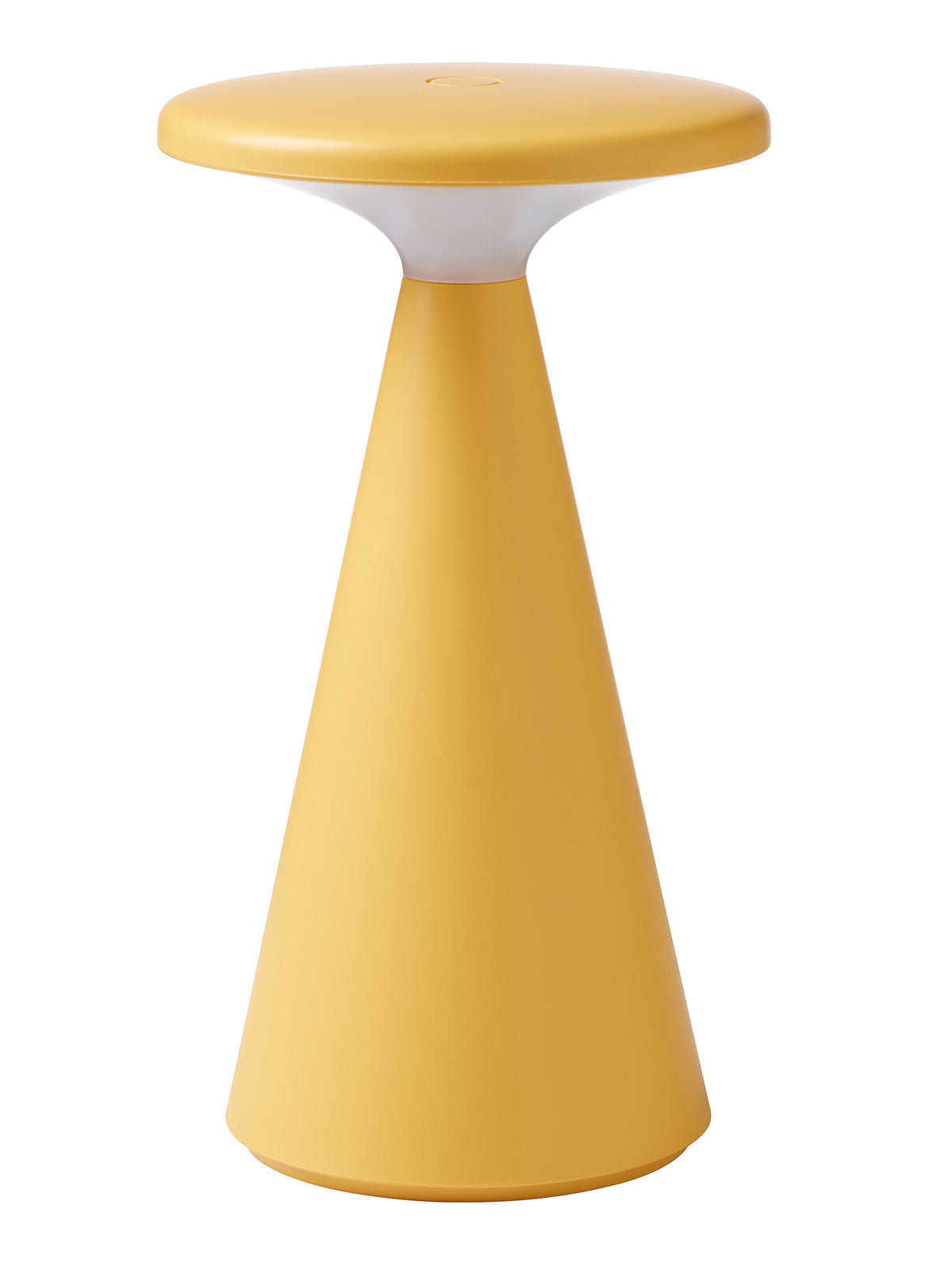 Gem lidt gult til haven selv når solen er gået ned og regnen hamrer løs - Nielsen Light Nyhavns tæthedsværdi IP44 sikrer sommerstemningen