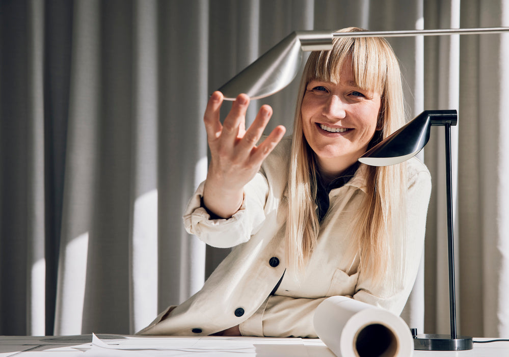 MS022 Sort Bordlampe