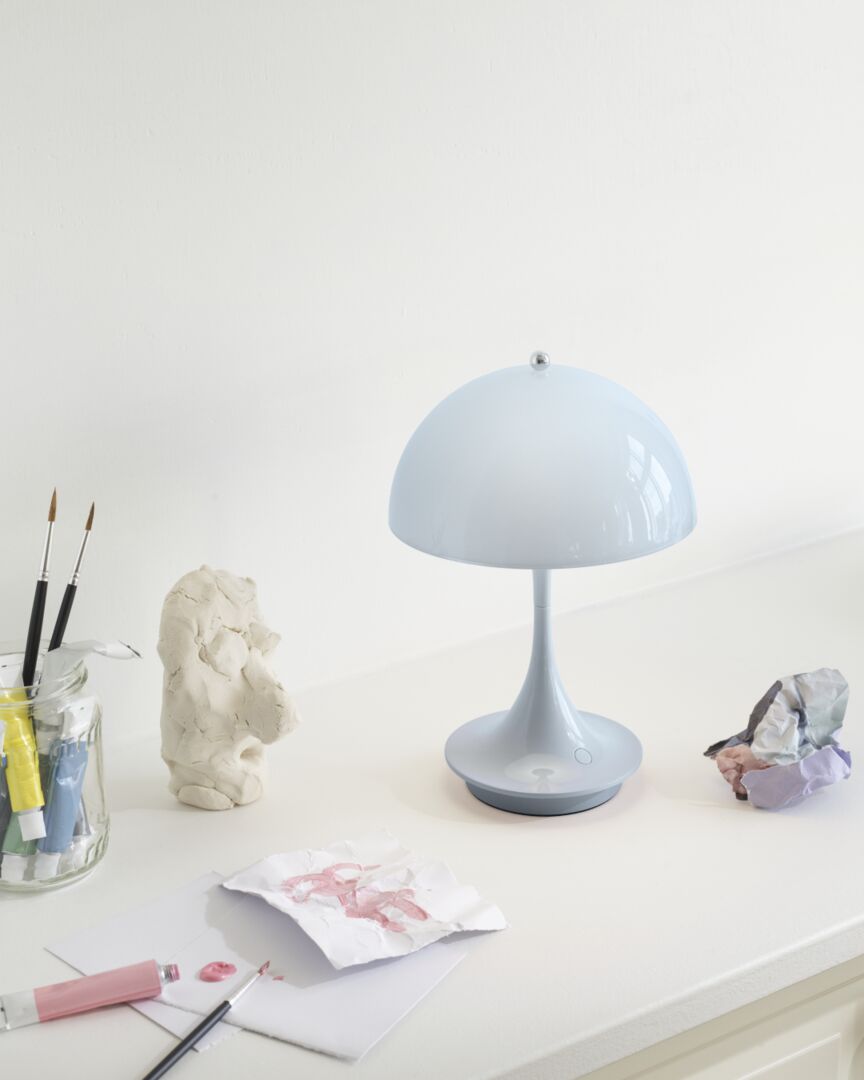 Louis poulsen panthella lampe i lys blå