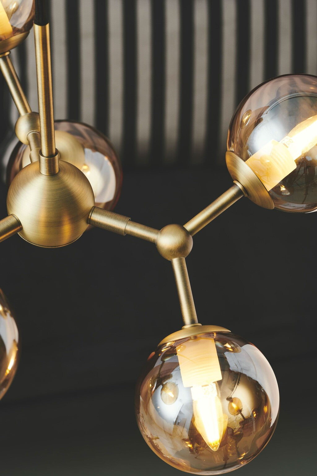 Atom Lysekrone Antik Messing Ø45 - Halo Design