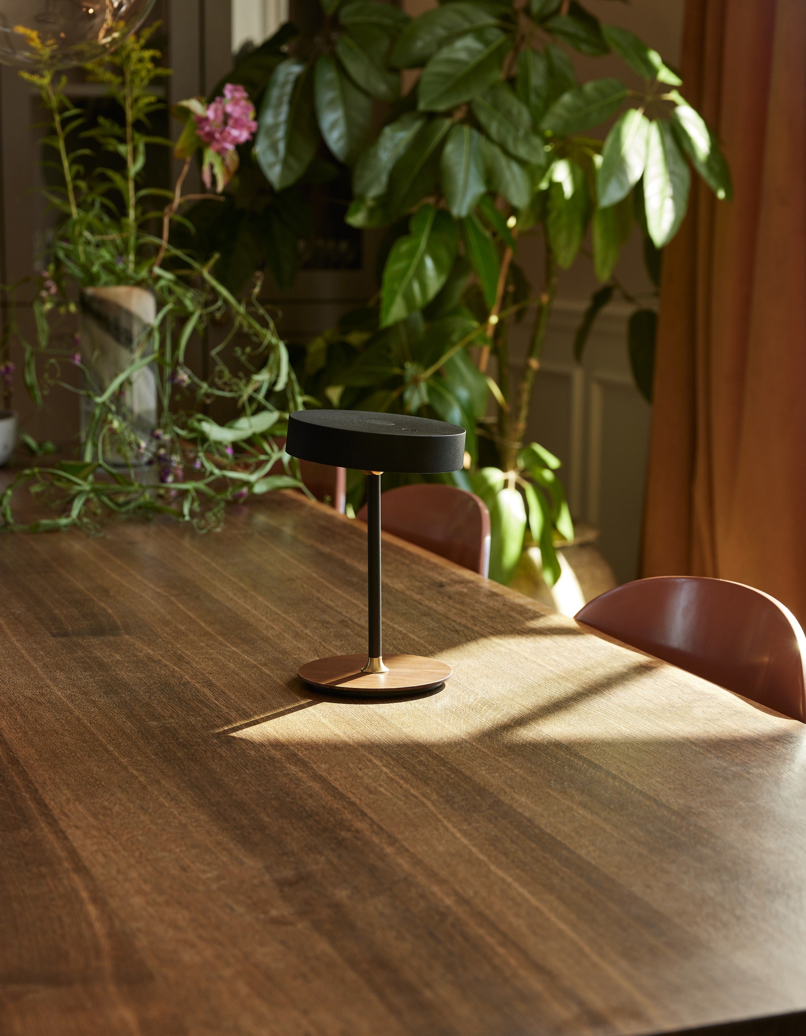 On The Move LED-bordlampe Ø13 Graphite Black