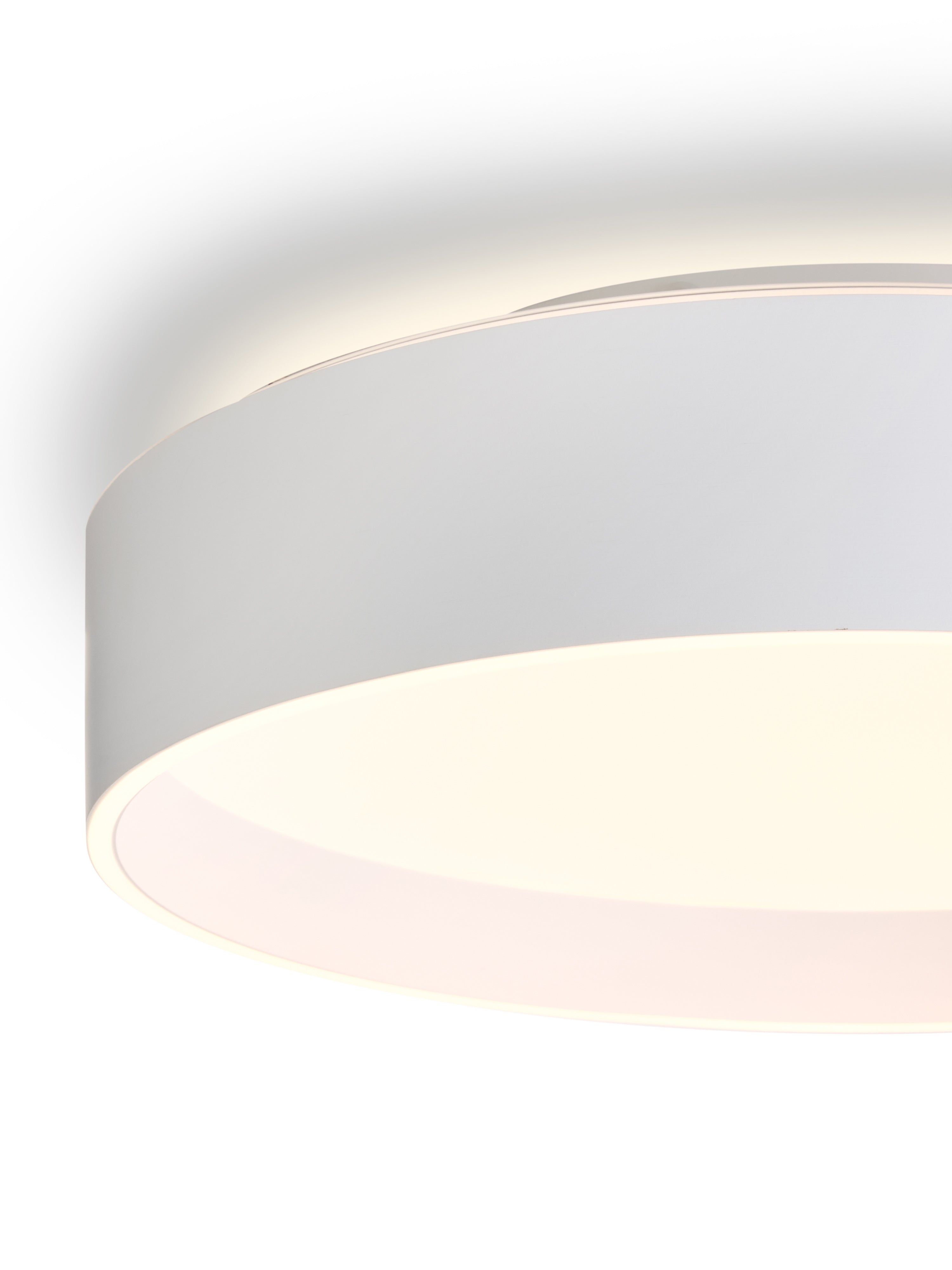 Zoomet helt ind på den unikke designet Universal 3 Lite Loftslampe Ø42 i Hvid