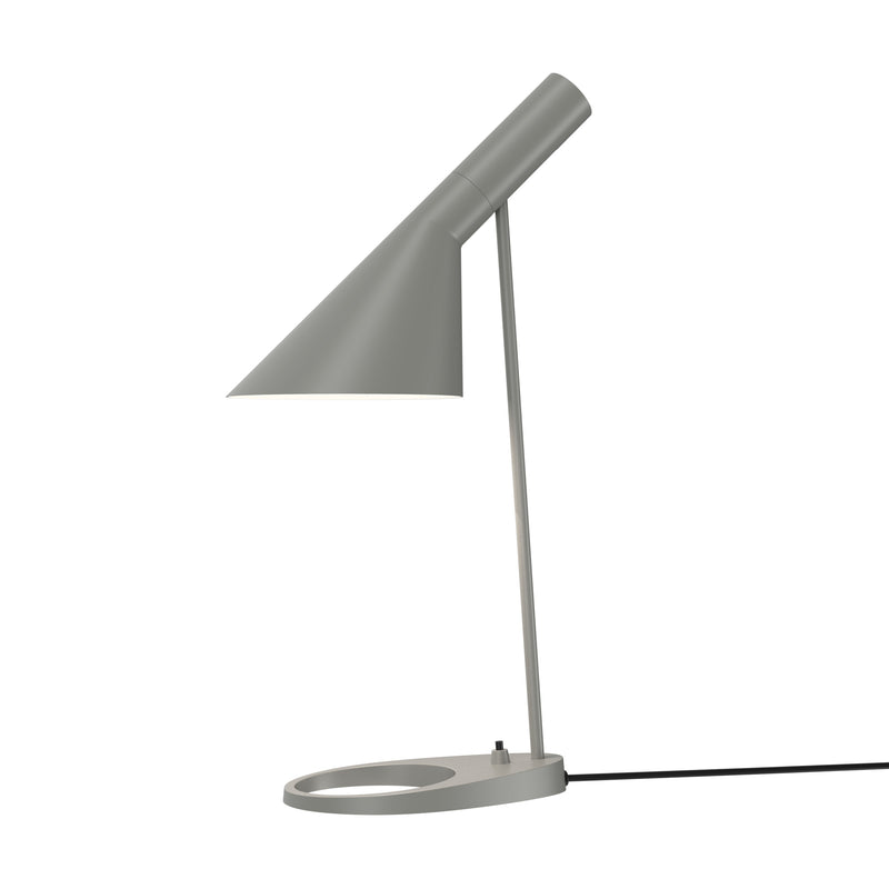 AJ bordlampe fra Arne Jacobsen i varm grå farve