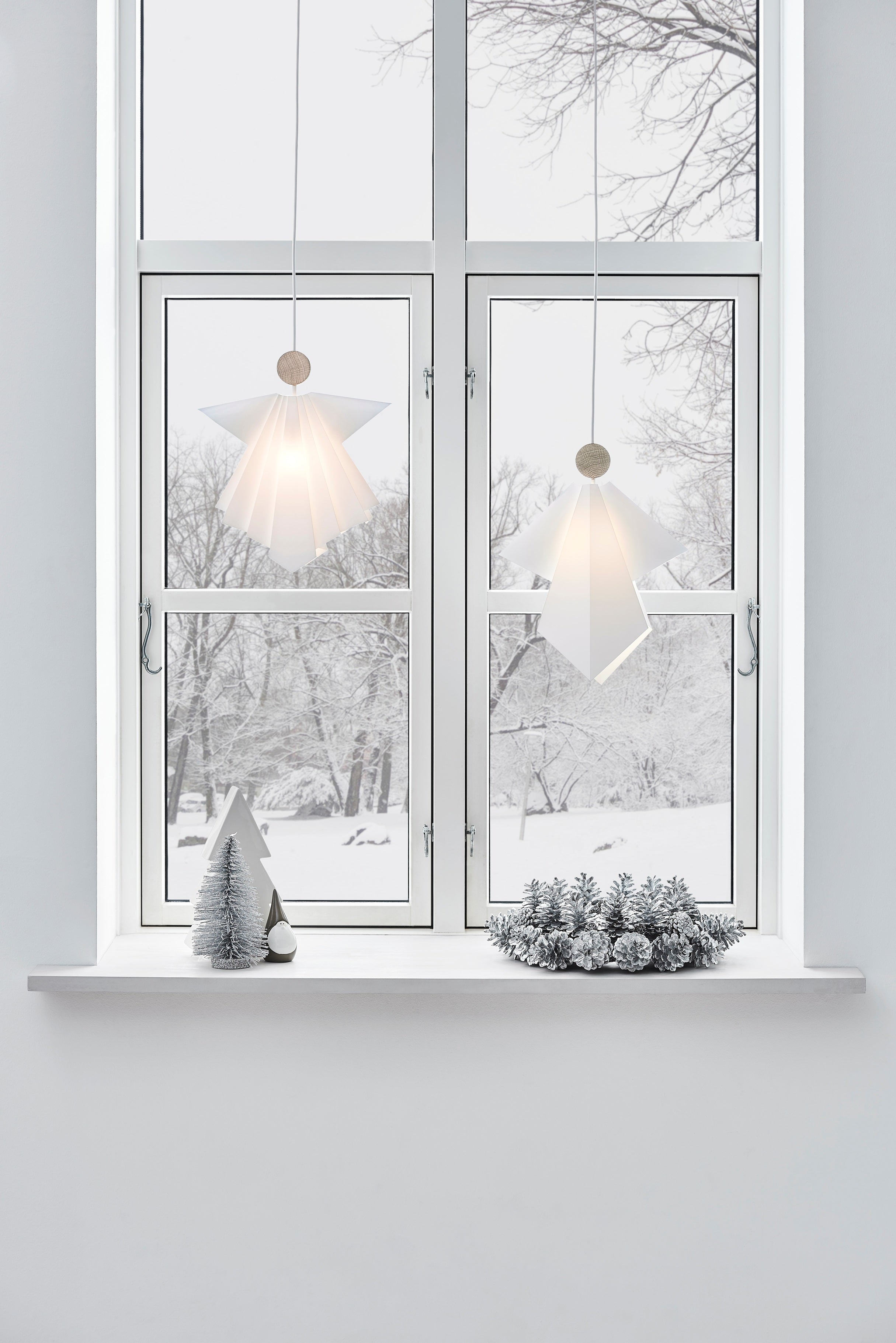 Le Klint 81360 Angel Gabriel X-Small pendel og Uriel i vindue