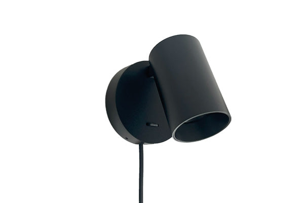 Kontakten er elegant underspillet