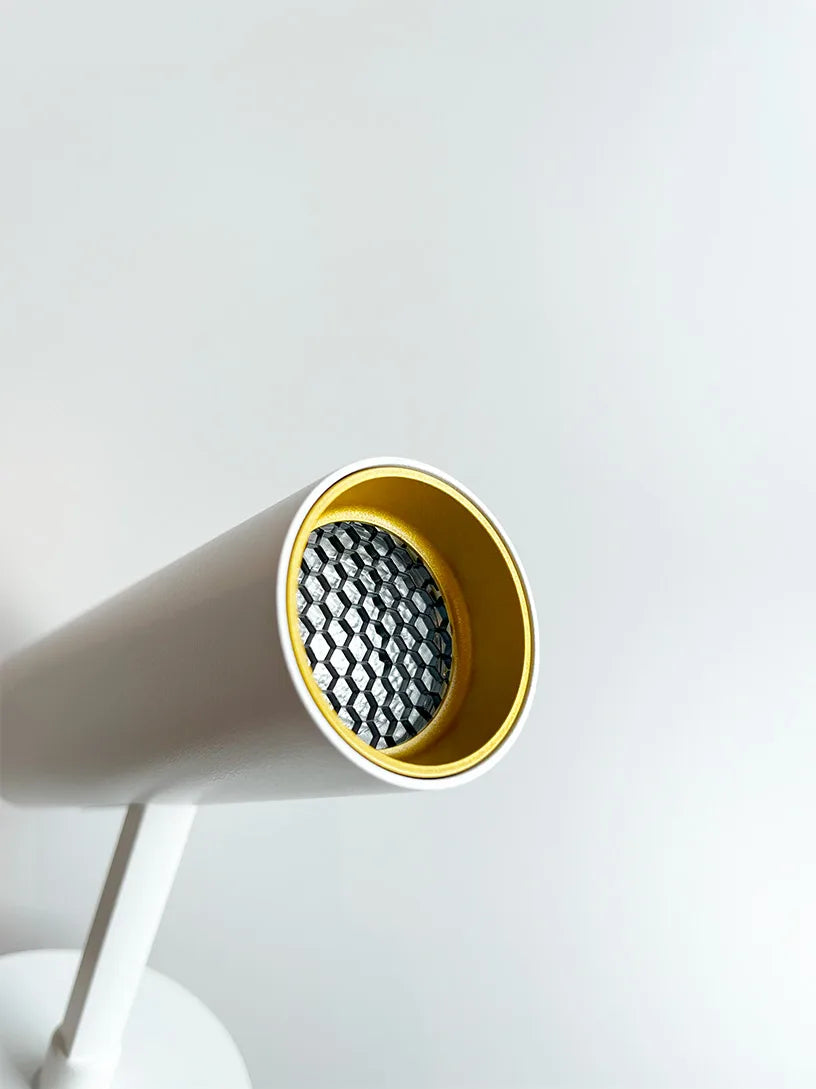 Zoomet helt ind på den unikke designet Tube Slim Built-In Spot LED 2700K i Hvid