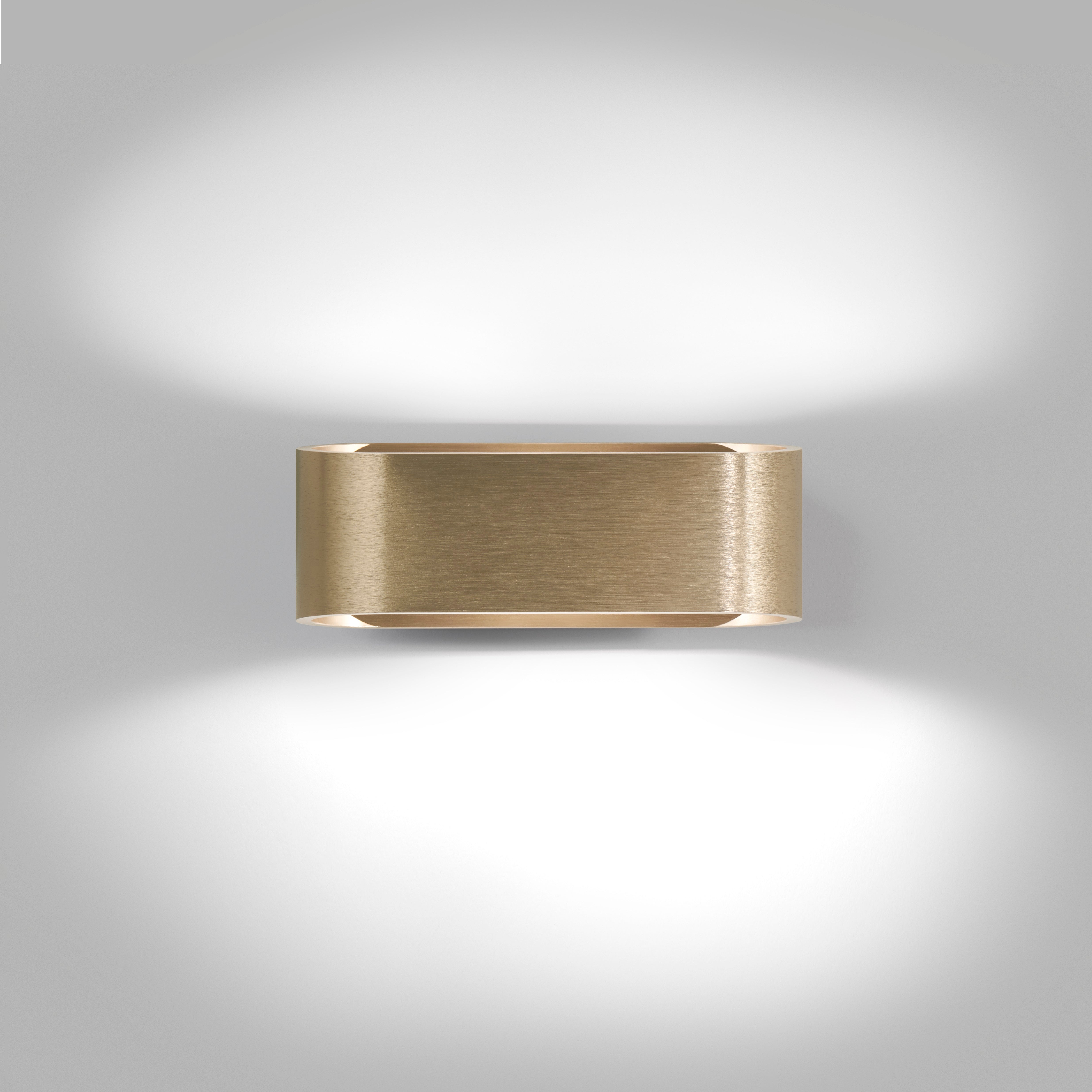 Aura W1 LED 2700/3000K væglampe messing