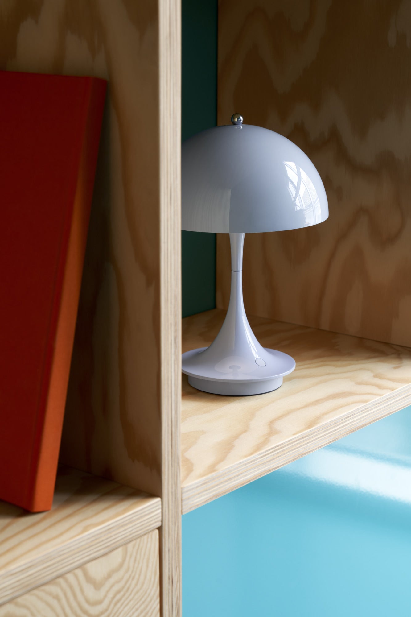 Lyseblå Panthella portable lampe