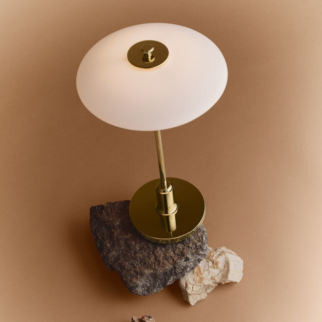 Louis Poulsen LED Portable lampe PH 2/1 i messing metalliseret oktoberbillede