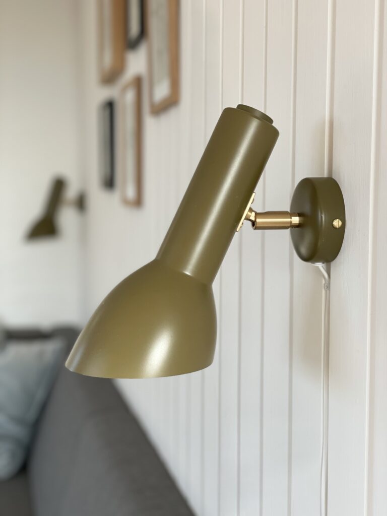 Oblique Olivengrøn/Messing - Væglampe
