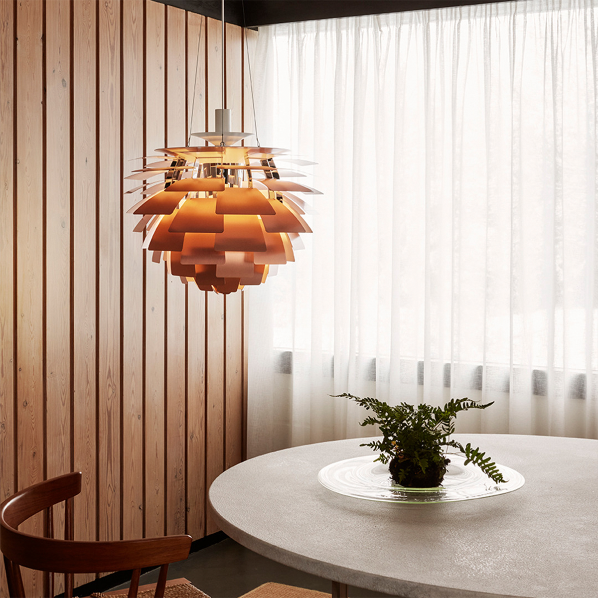 PH Artichoke er en af Louis Poulsens populær og raffineret pendler