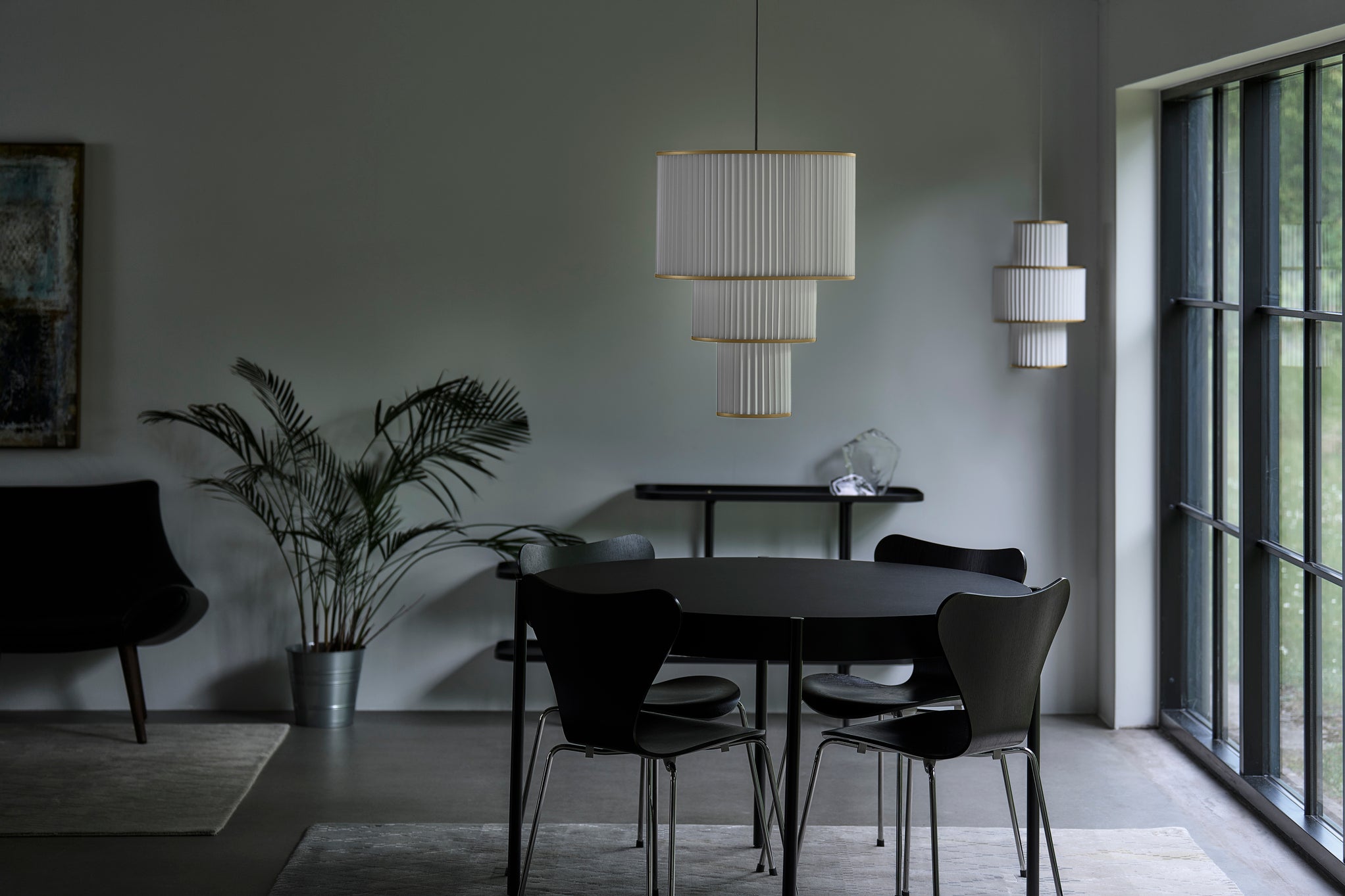 Le Klint 112 Plivello E27 pendel slukket over spisebordet