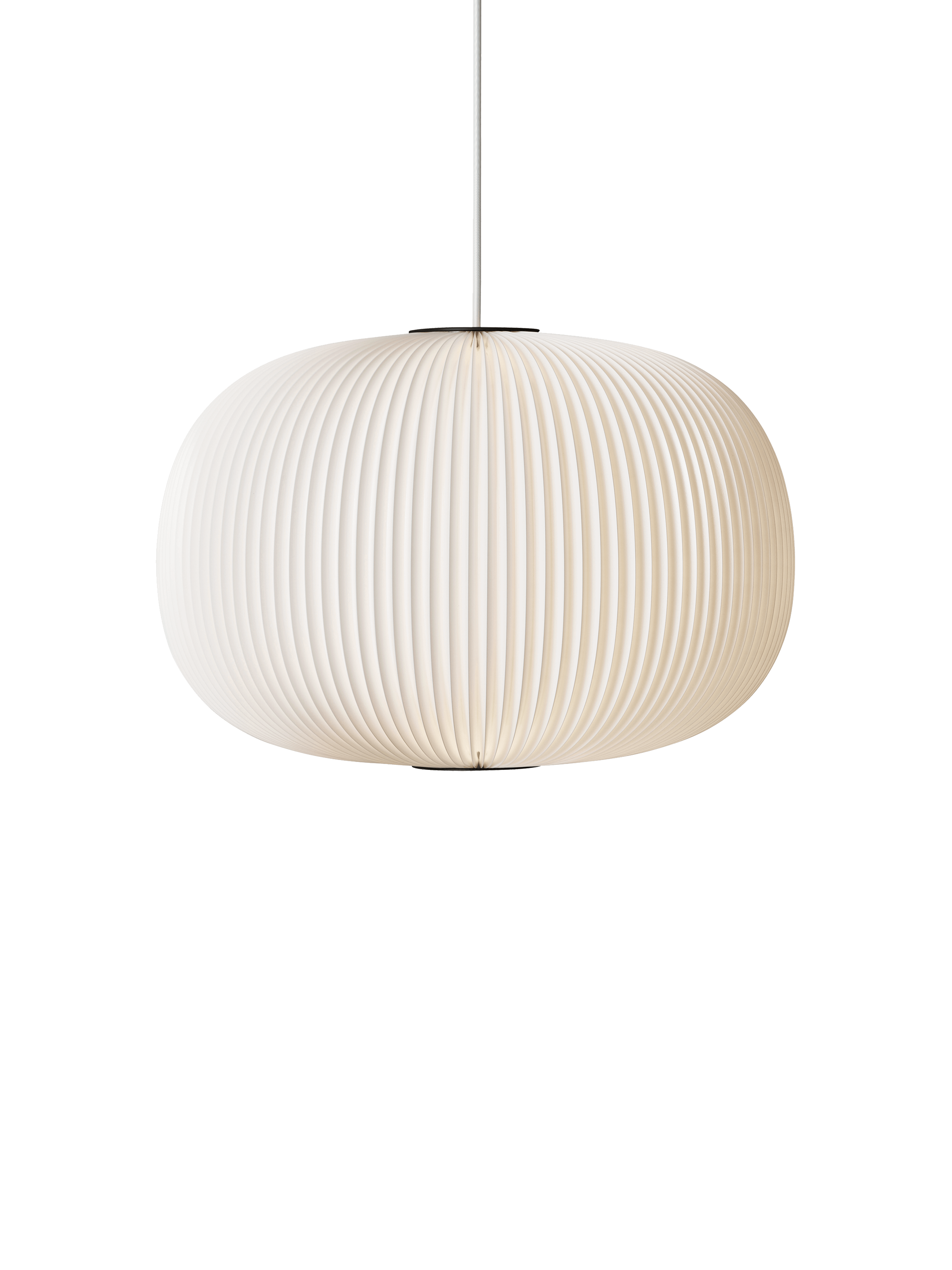 LE KLINT Lamella 1 Model 132 Sort/Hvid Pendel i tændt tilstand