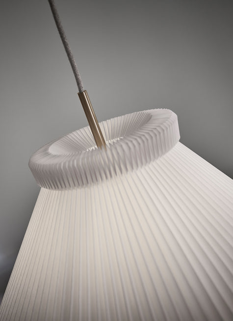 Close-up af LE KLINT Model 1 Pendel 1-27