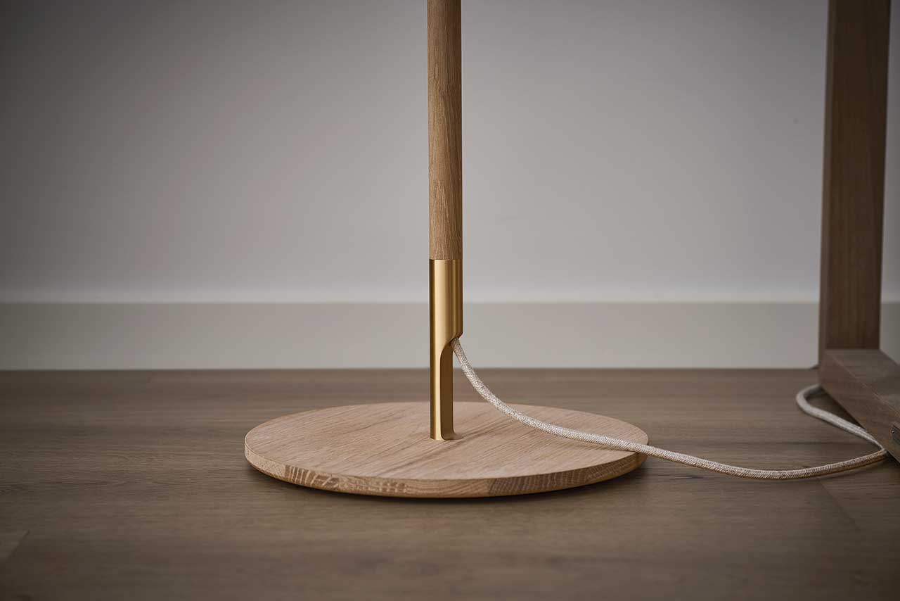 LE KLINT 328 LK 80 Gulvlampe lys eg/messing detaljer