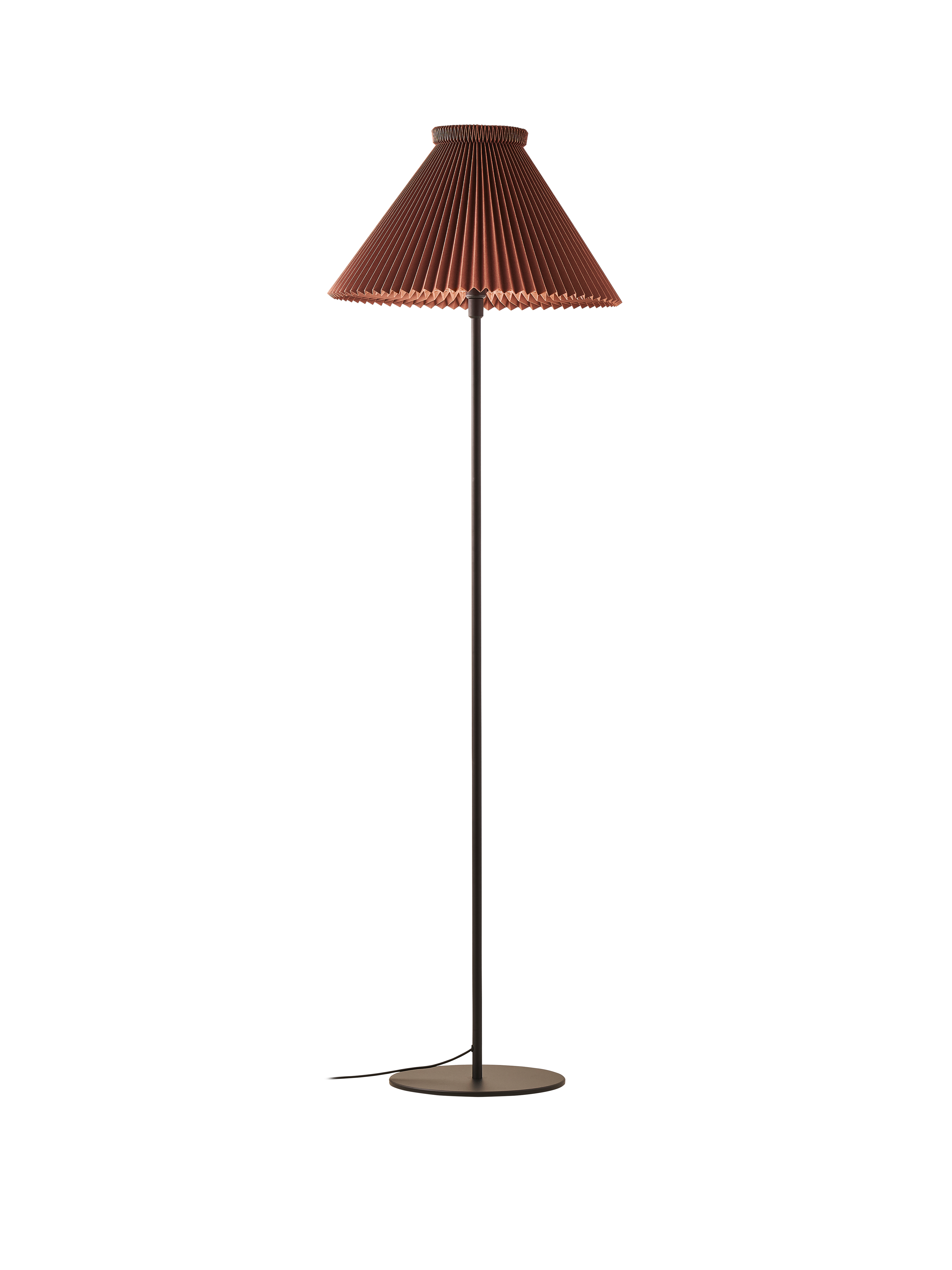 Tændt LE KLINT 334H Gulvlampe Black/Chocolate