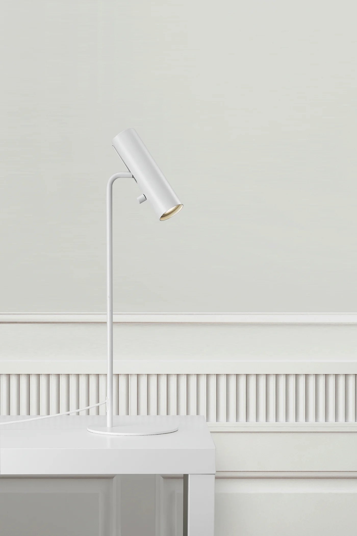 MIB 6 hvid bordlampe