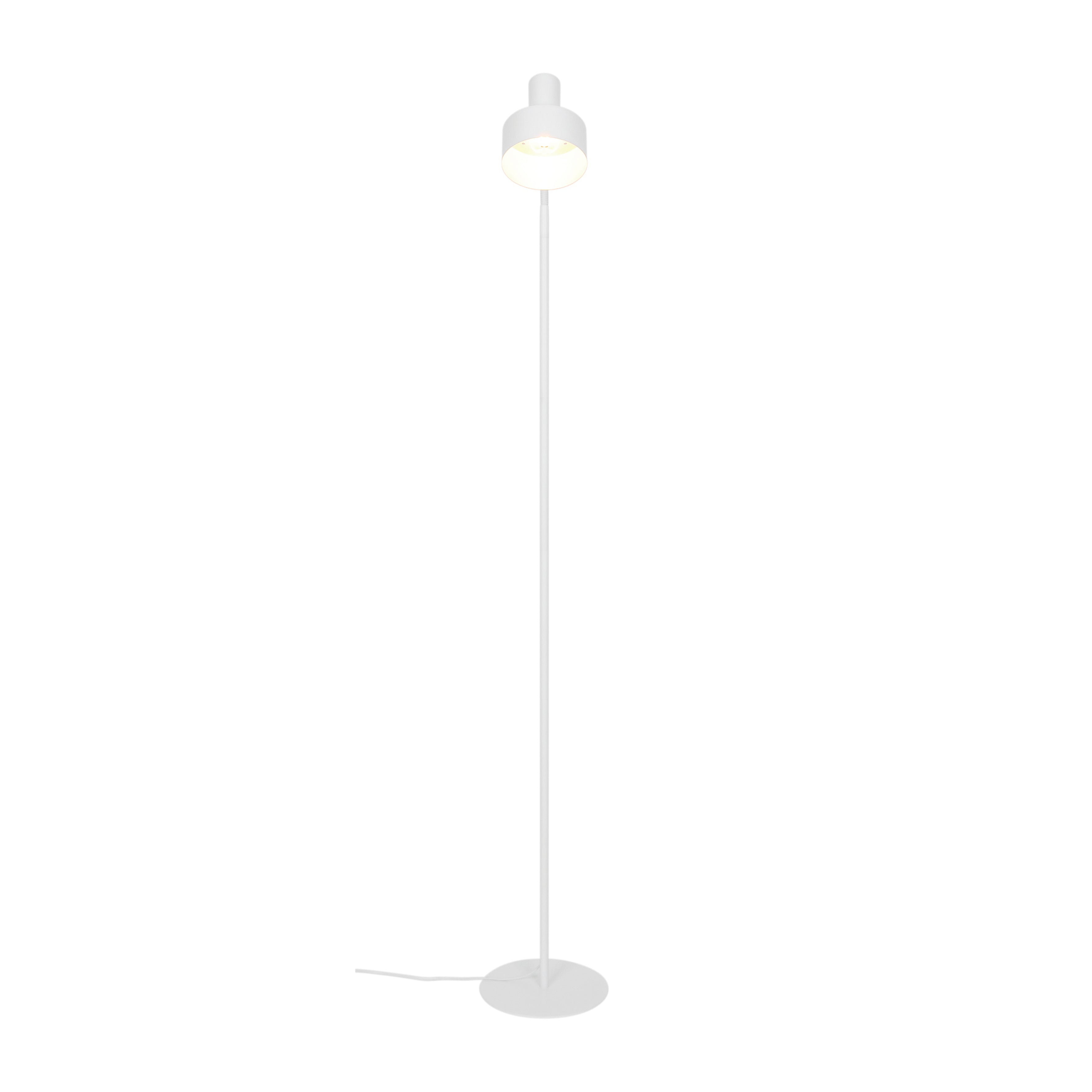 Frontvinkel på Nordlux nye Matis Floor Lamp i Hvid