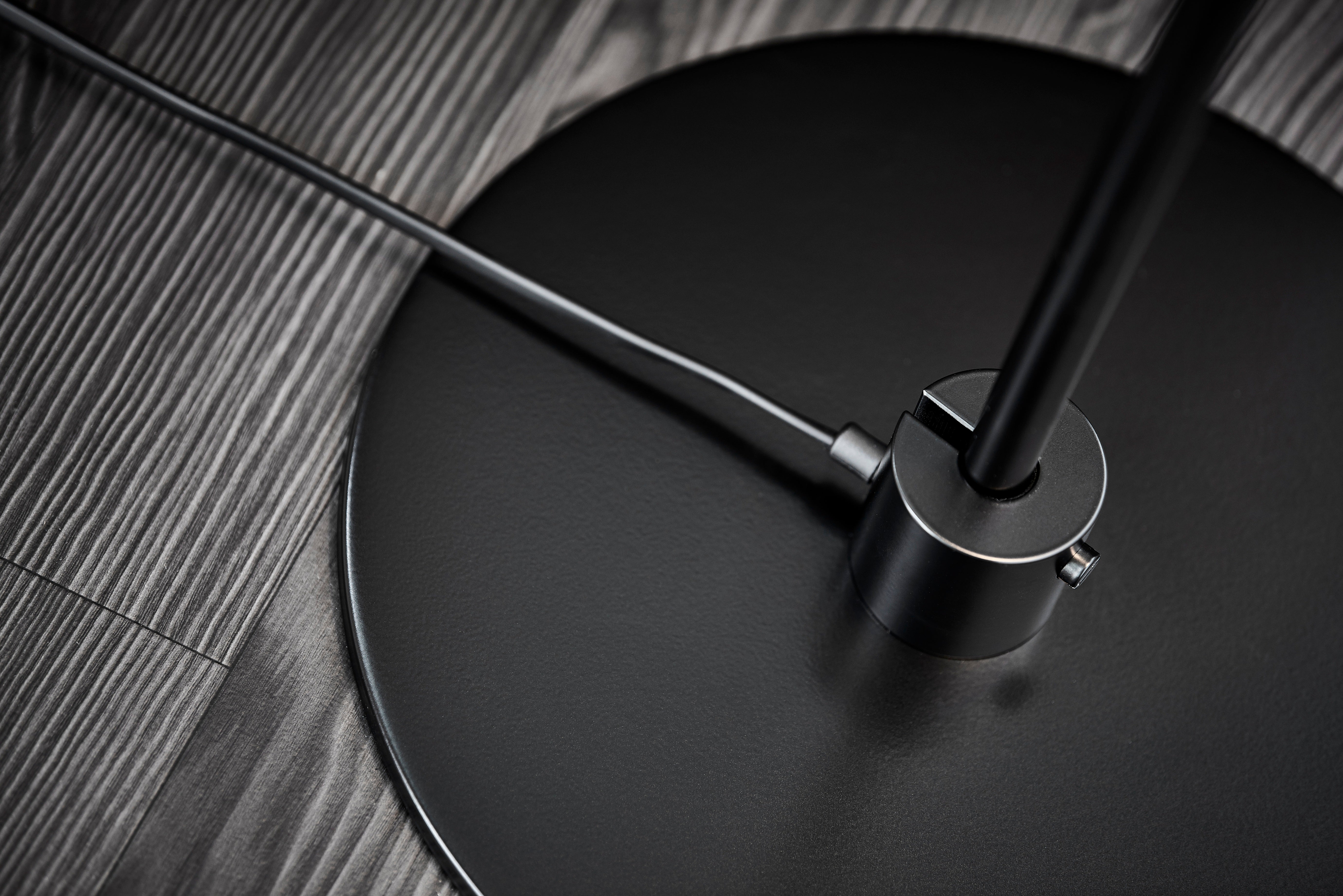 LE KLINT Model 368PA Sort Gulvlampe m. Papirskærm detaljer fod