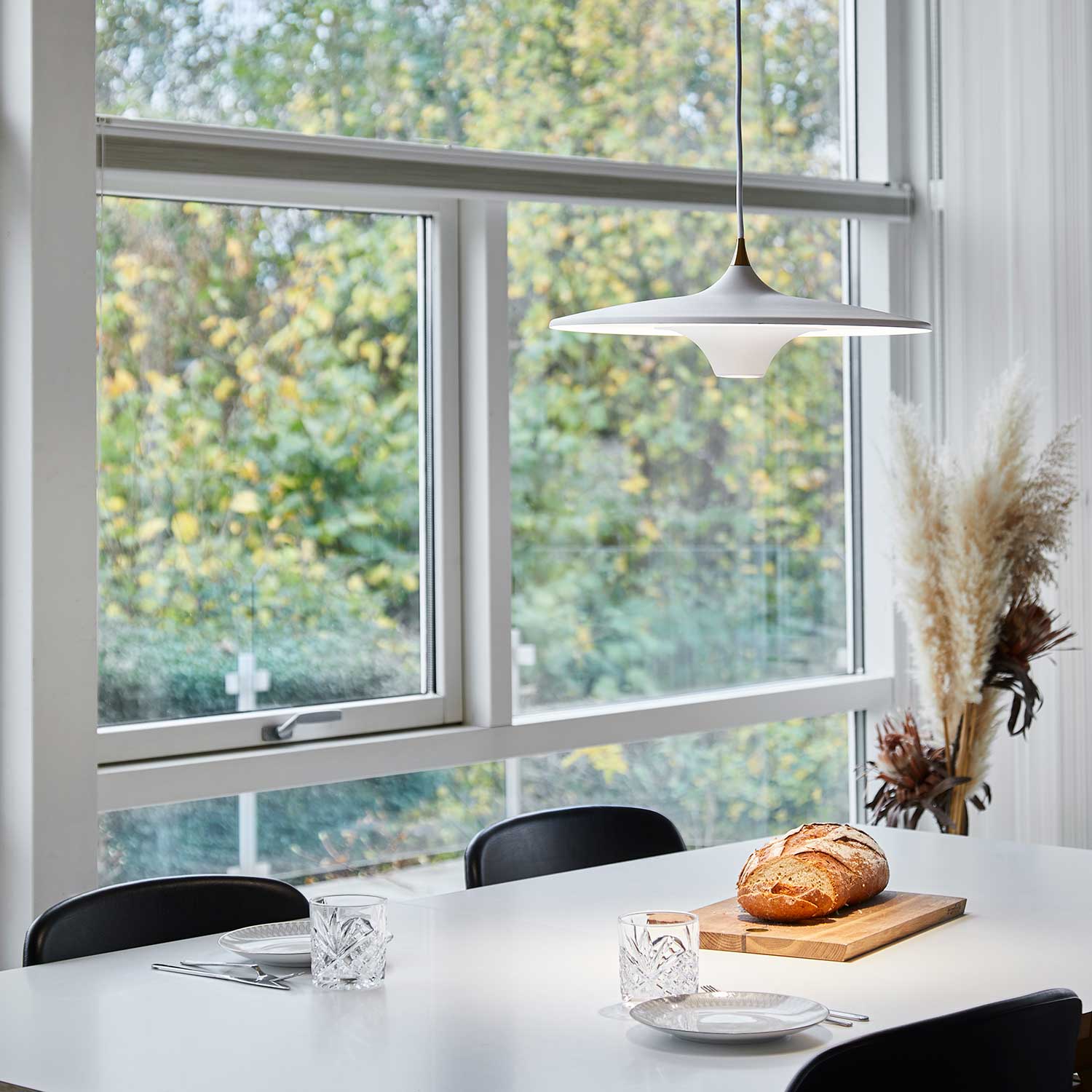 LOOM Design Moja 42 hvid pendel