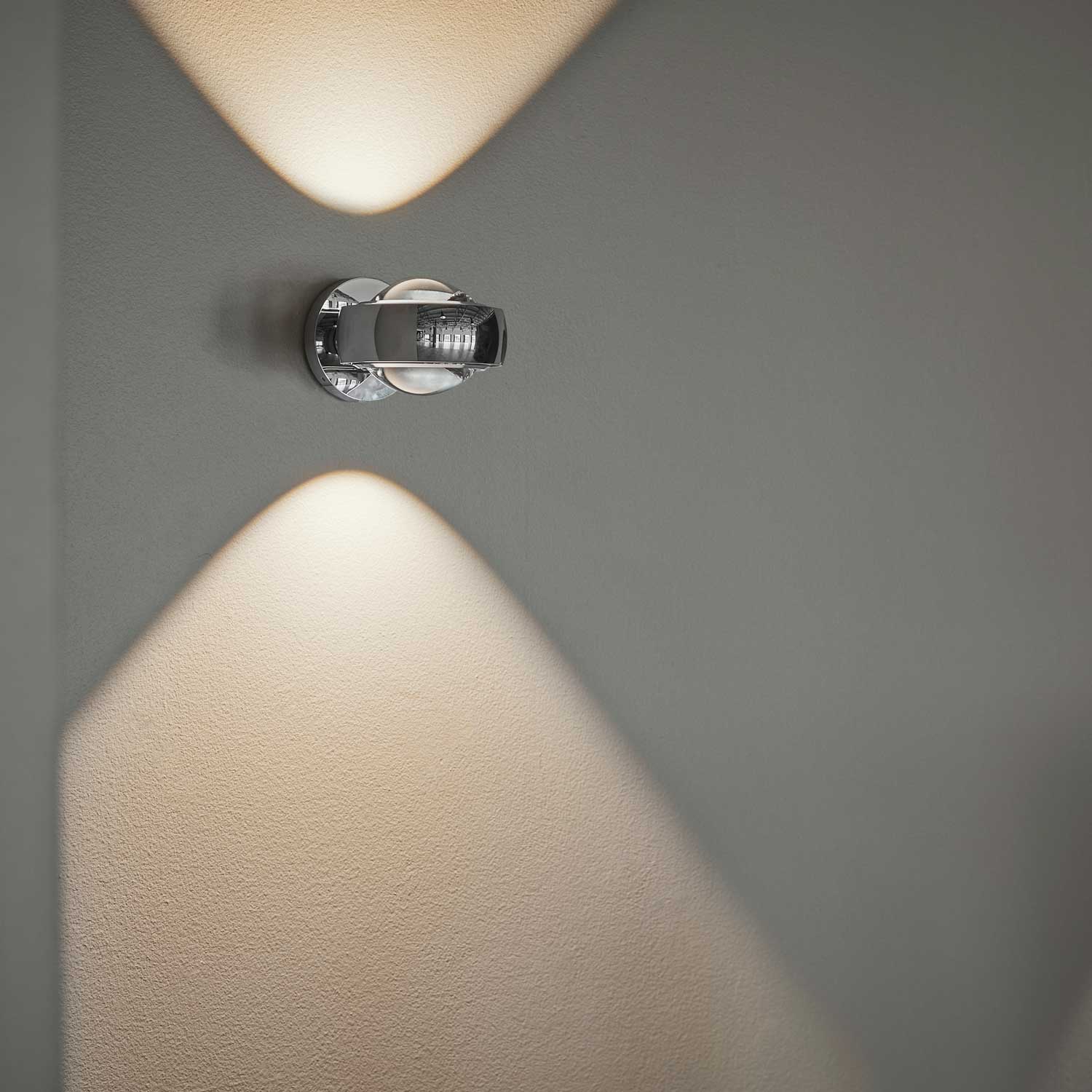 LOOM Designs Optic i krom på væggen