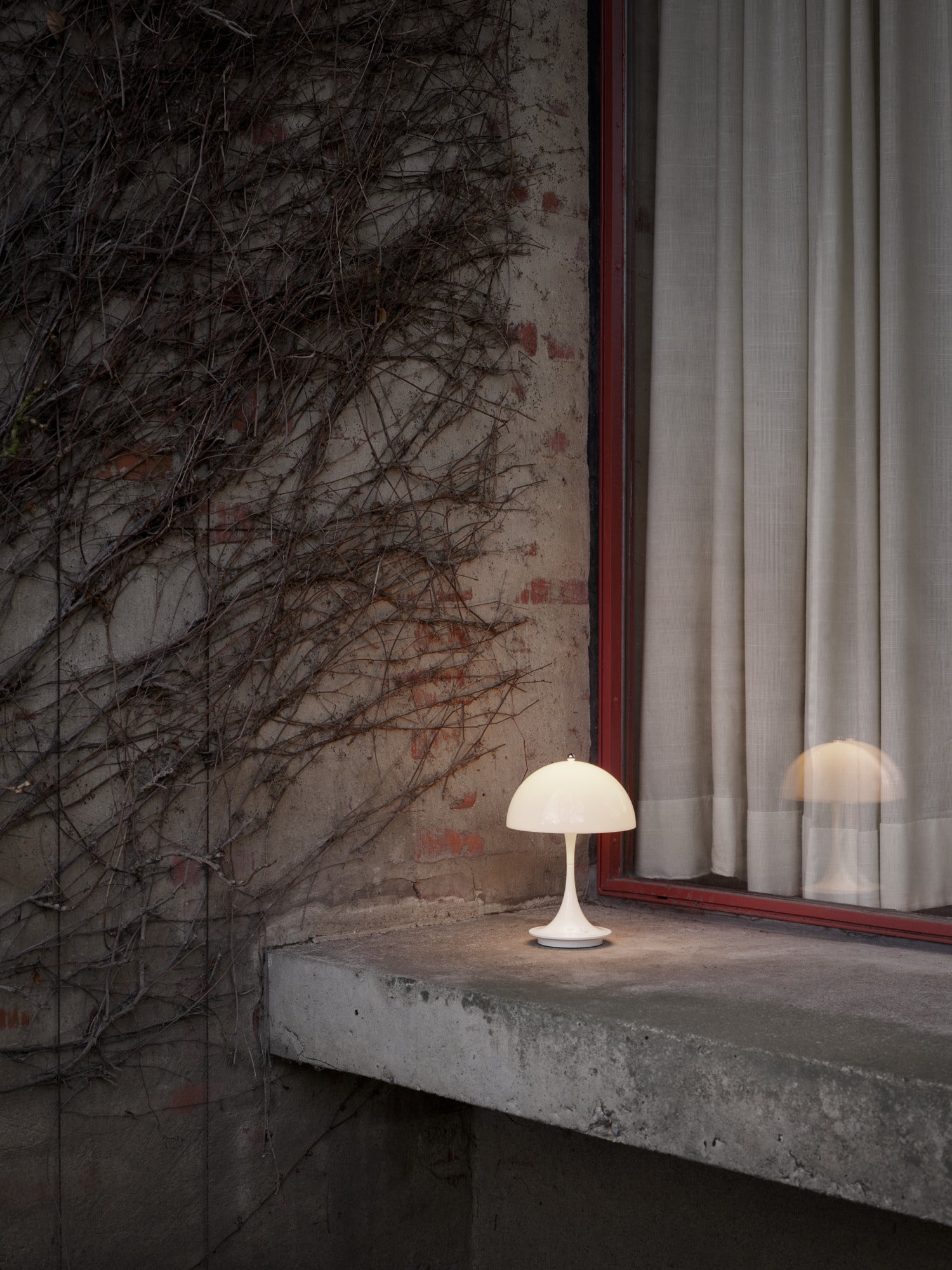 Portable panthella bordlampe