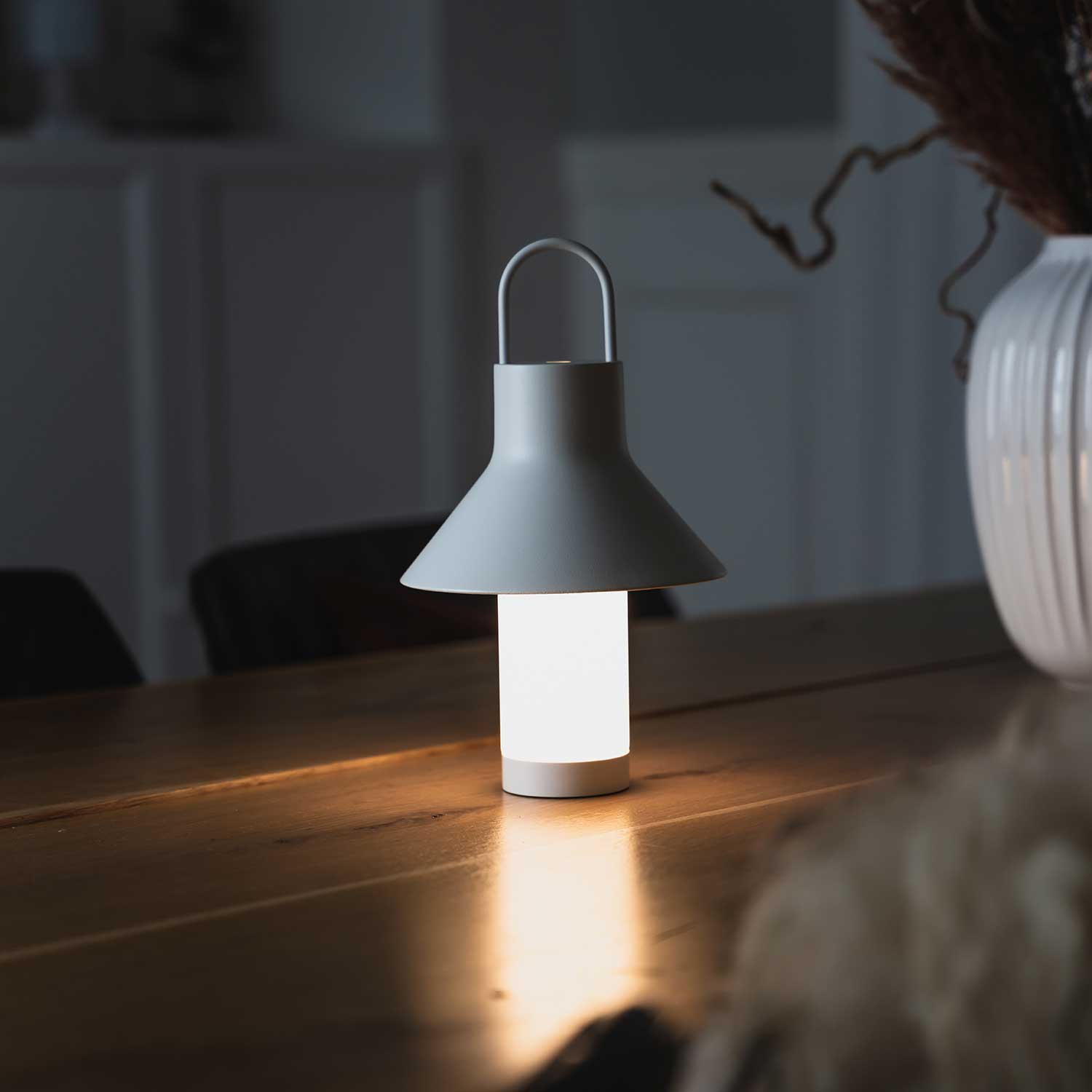 LOOM Design Shadow Small White  - Bordlampe