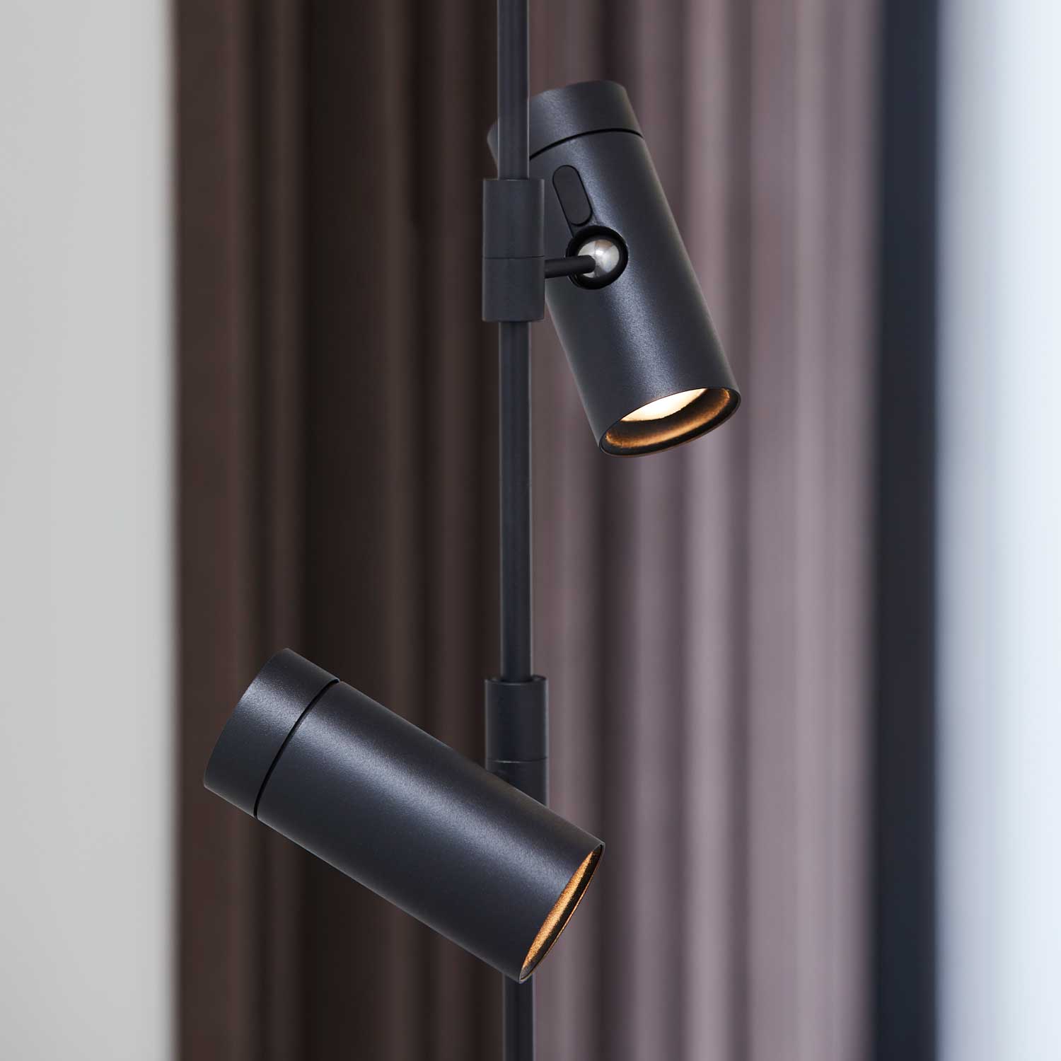 LOOM Design Sia Click sort dobbelt gulvbase