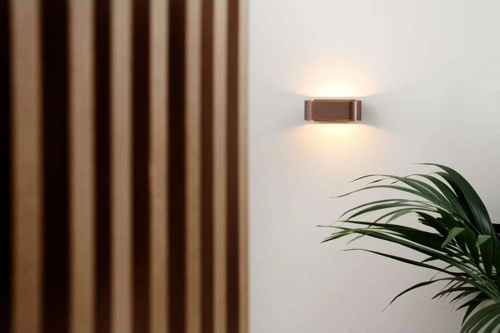 Aura W1 LED 2700/3000K væglampe messing