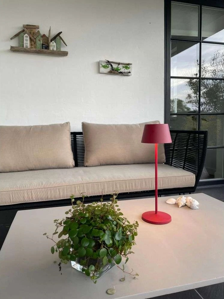 LOOM Design Modi rubinrød LED bordlampe