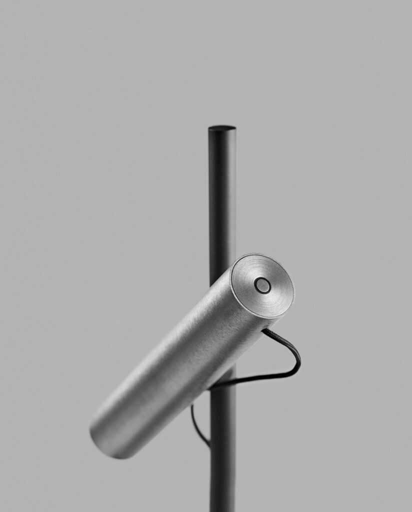 Spirit T1 titanium LED bordlampe bagfra