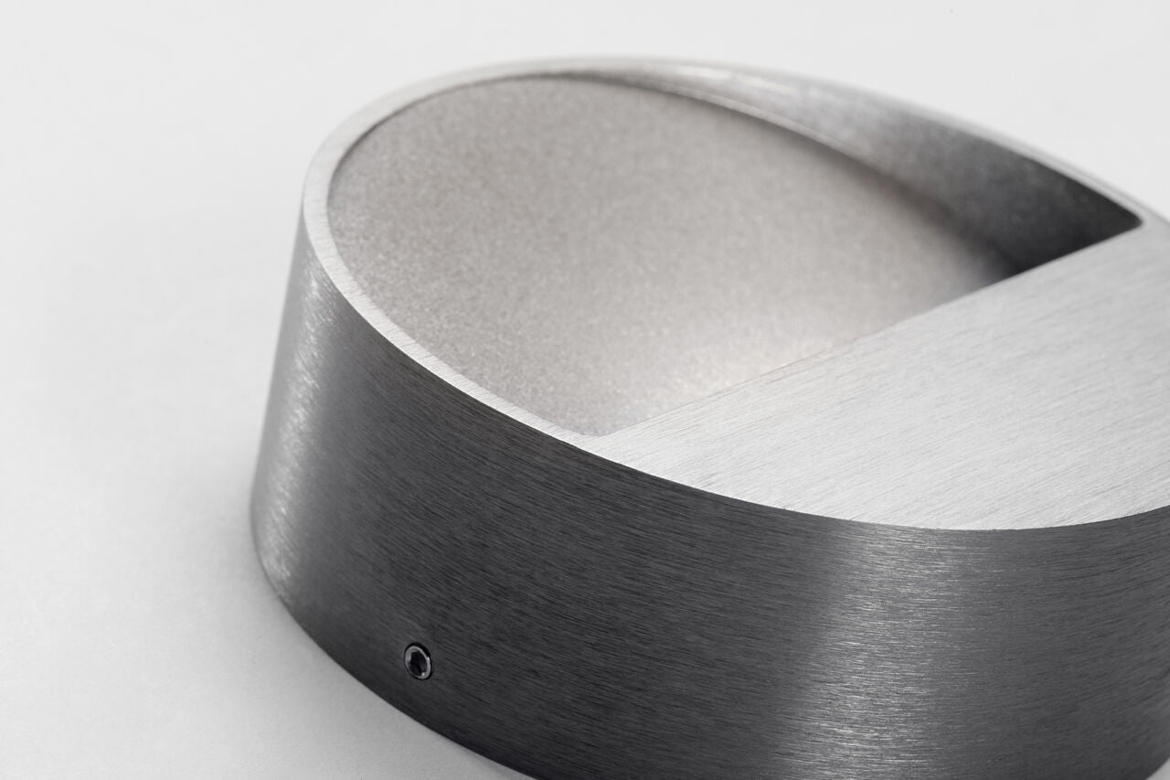 Light-Point Serious 3 Væglampe 12W IP54 2700K Titanium close-up