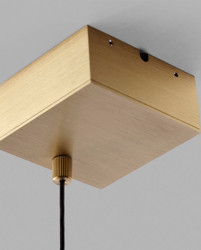 Detaljer på Stripe 1500 i messing