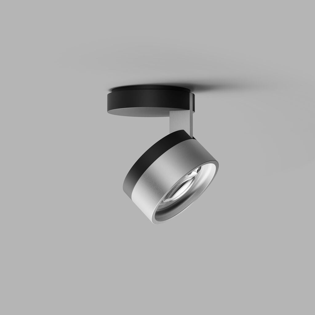 Light-Point Blade C1 Slim matsort satinsølv LED loftslampe af Studio F. A. Porsche i tippet tilstand