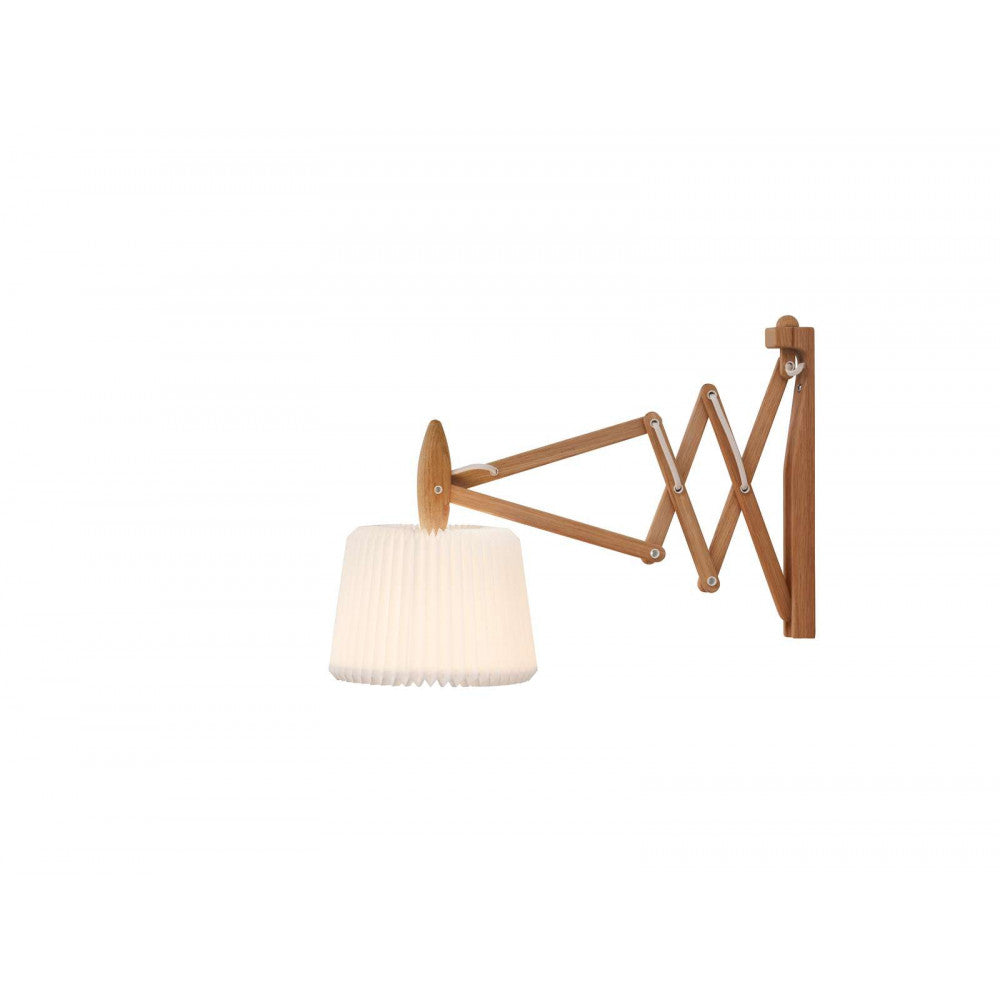 Le Klint Sax væglampe i lys eg