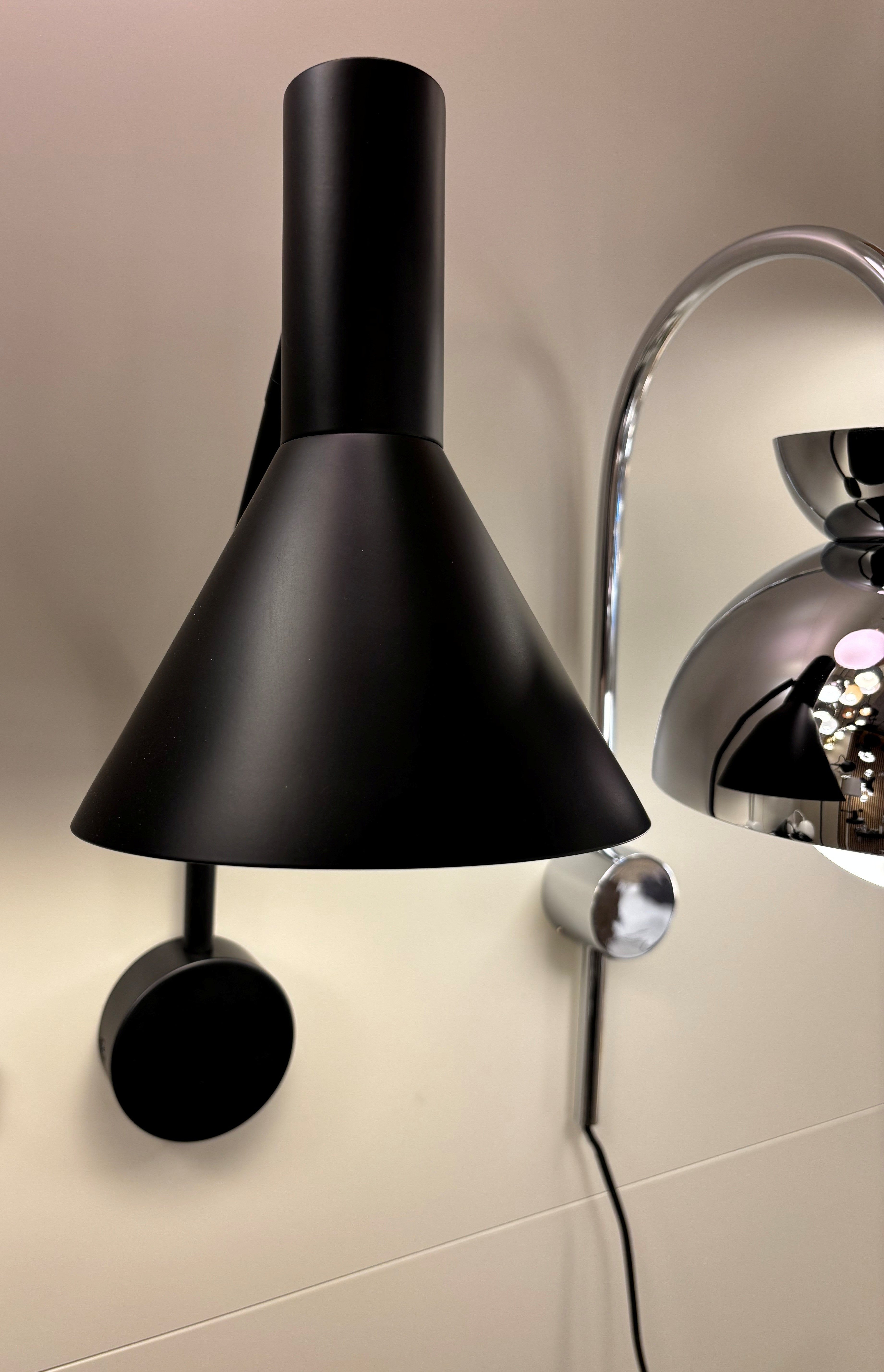 LYSS Væglampe Ø18 Matsort - DEMO