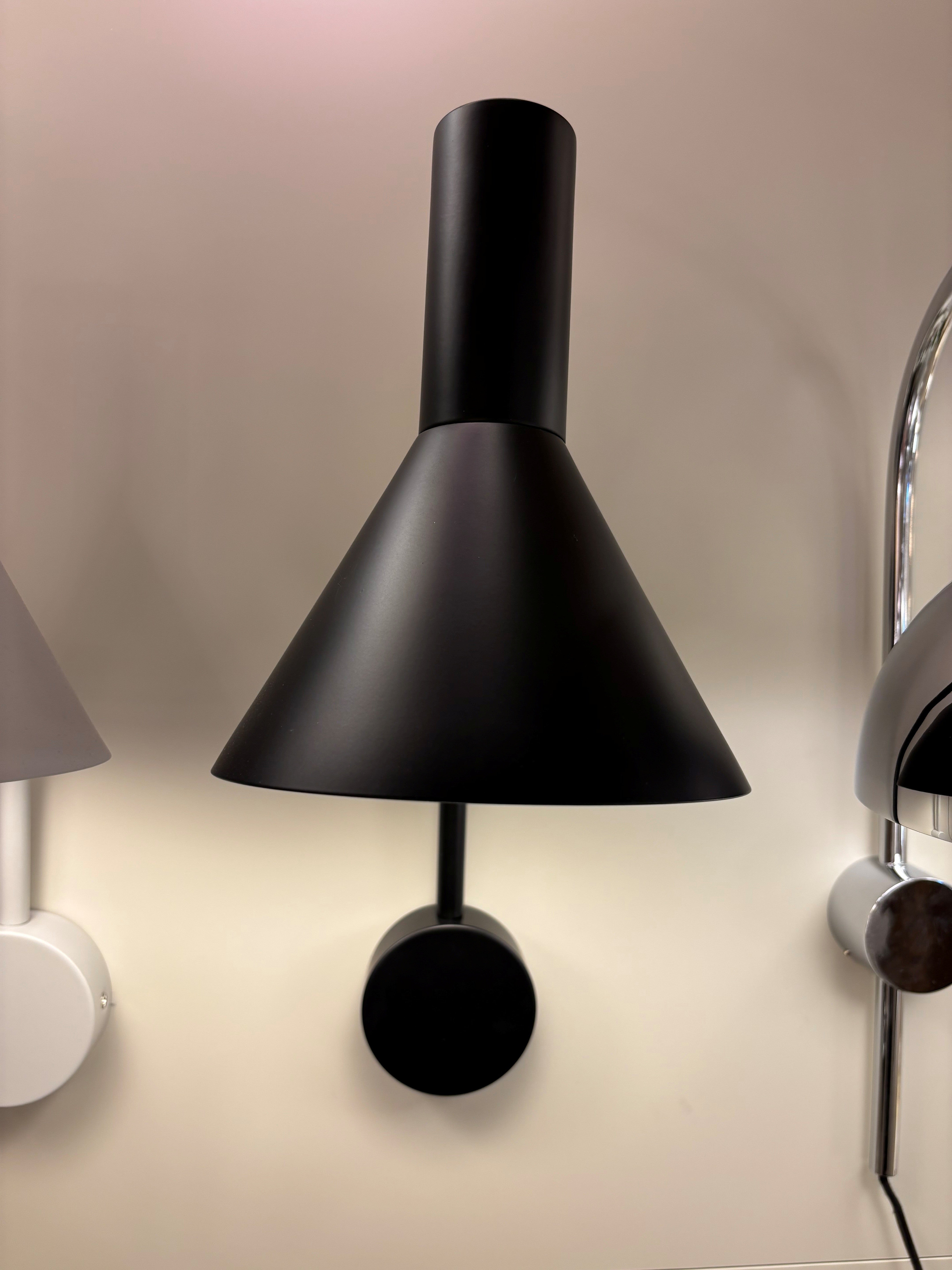 LYSS Væglampe Ø18 Matsort - DEMO